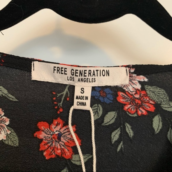 NWT Free generation Los Angeles blouse small - Picture 3 of 4